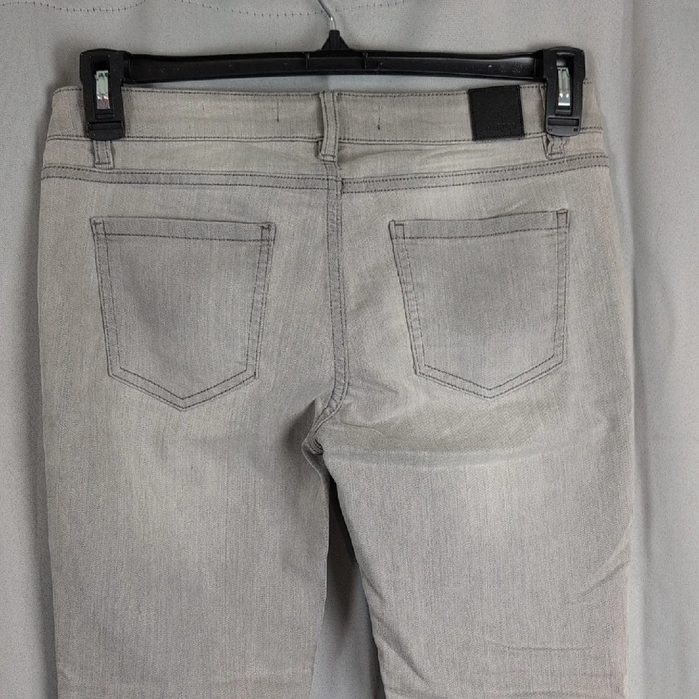 Harper Ulyra Skinny Jeans in‎ Light Gray New 28